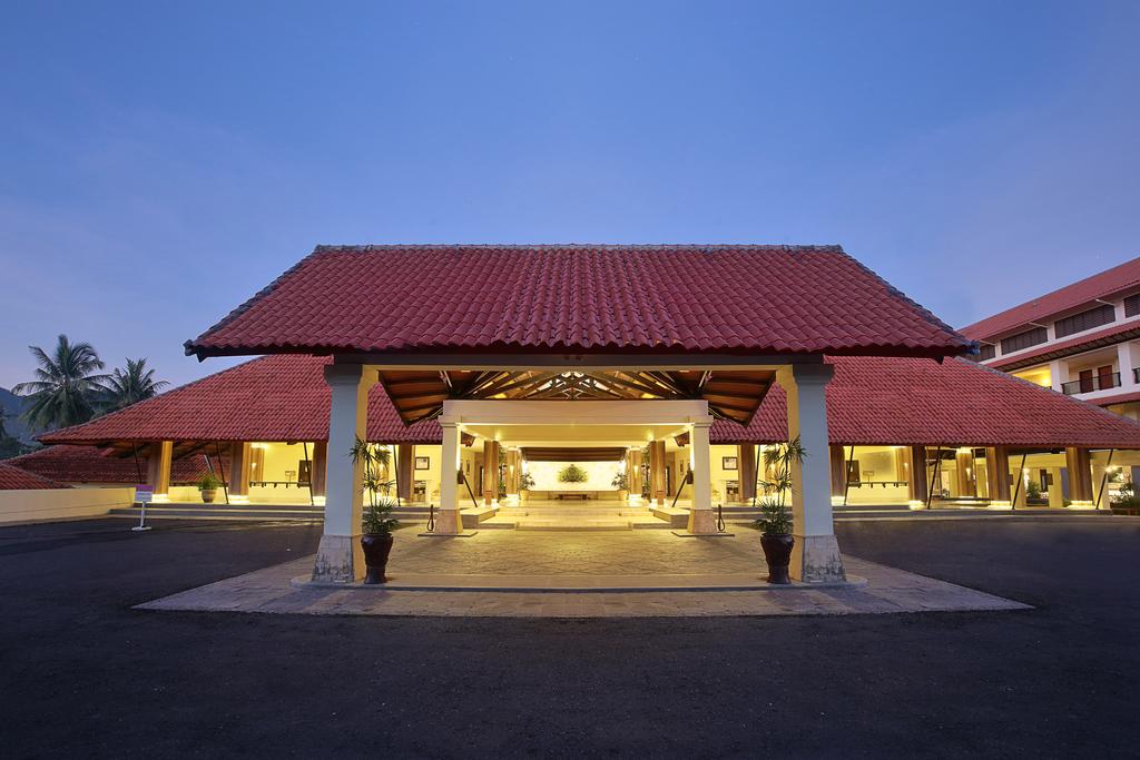 Mercure Manado Tateli Beach Resort ****