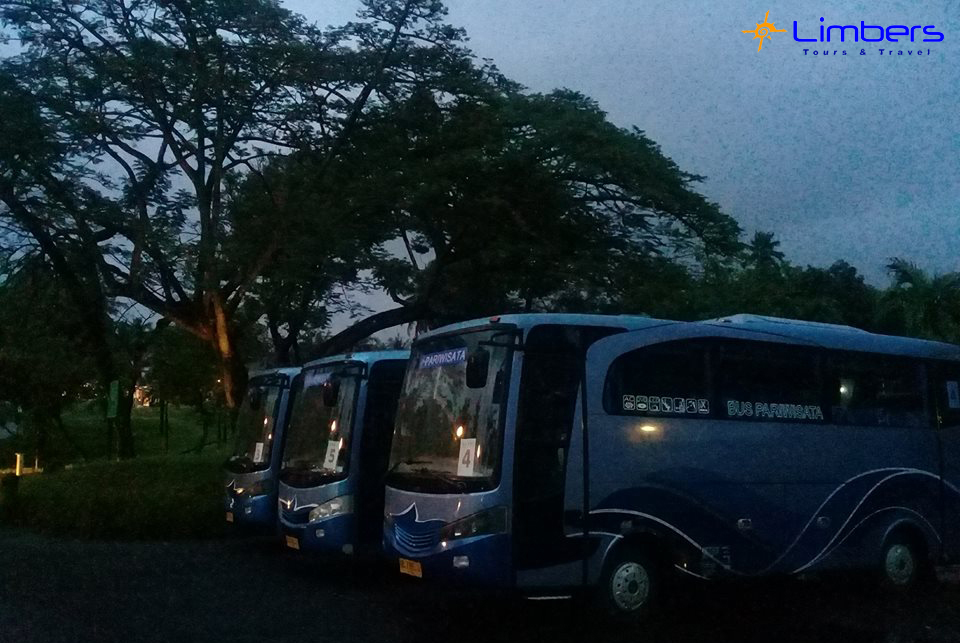 Bus 29seats standby @Grand Luley Manado